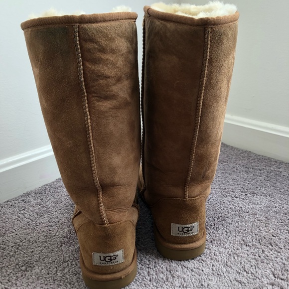 Classic Tall UGG Boot - Picture 2 of 6